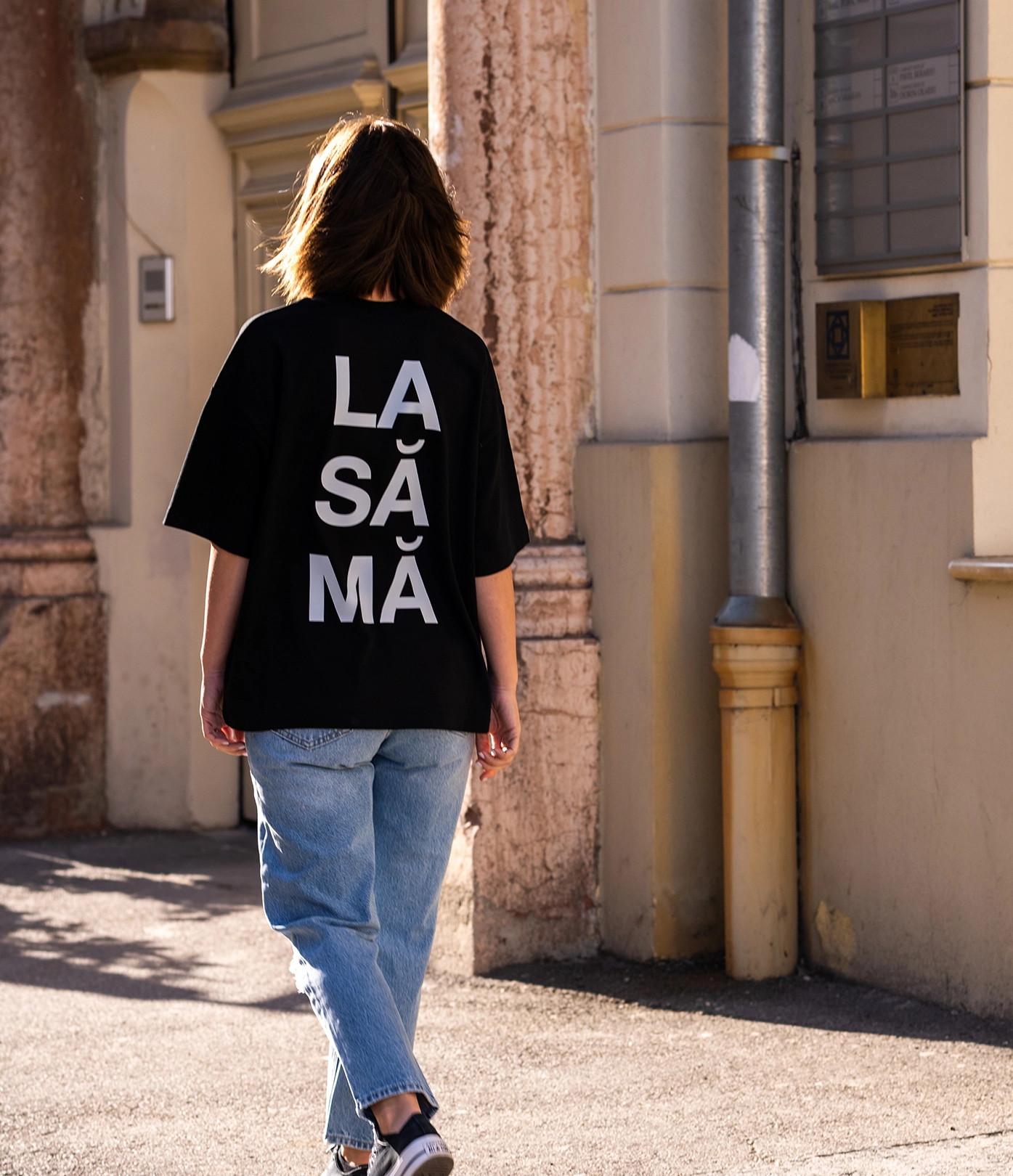 să fac ce vreau. / LASĂ-MĂ